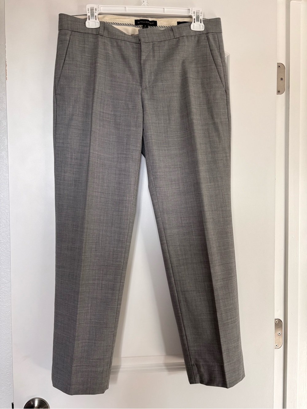 Banana Republic Women's Avery Straight Leg Dress Pants in Gray Sz 4